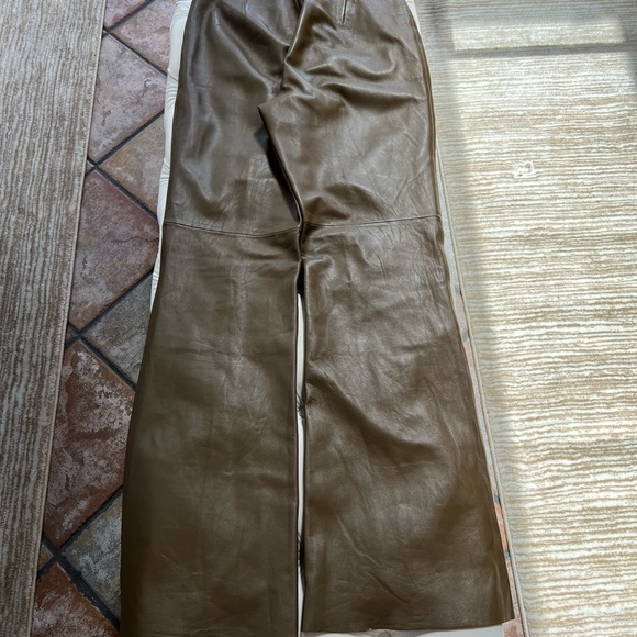 Buttery soft genuine moss green leather pants size 10 - Picture 2 of 4